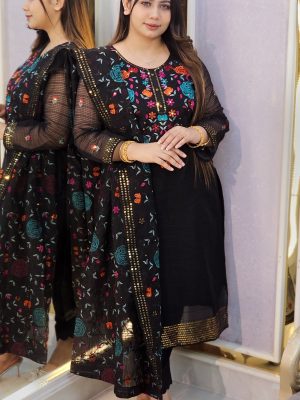 Black Floral Embroidered Dress🌸🖤