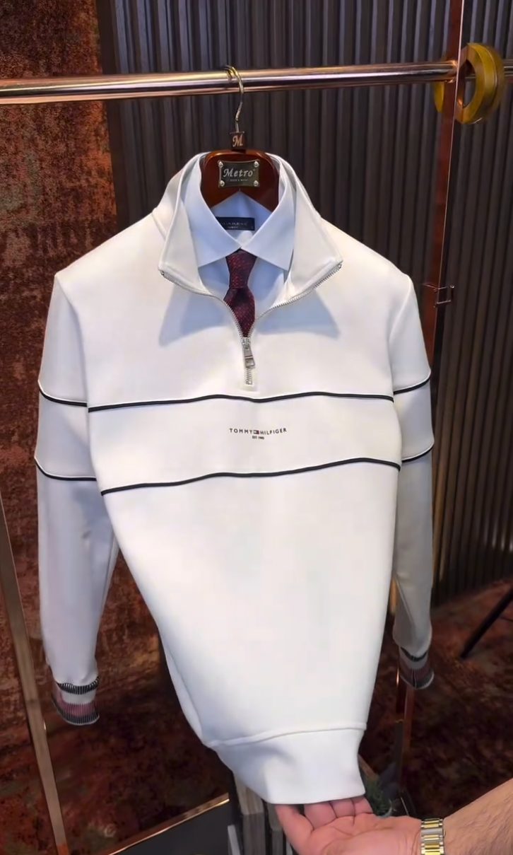 Classic Stripe Half-Zip Sweatshirtš„ - Image 4