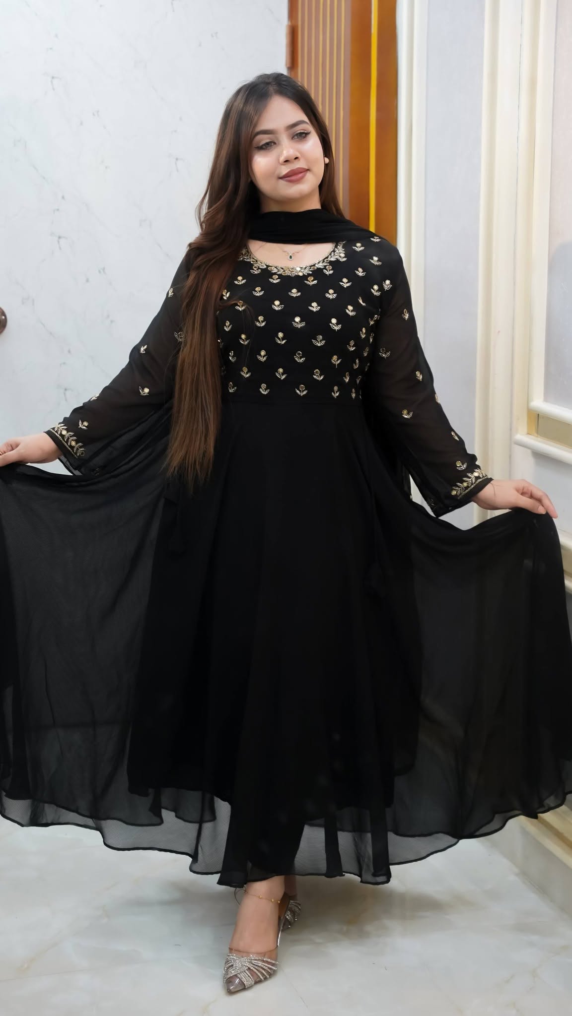 Luxury Party Wear Dress Gown - Image 5